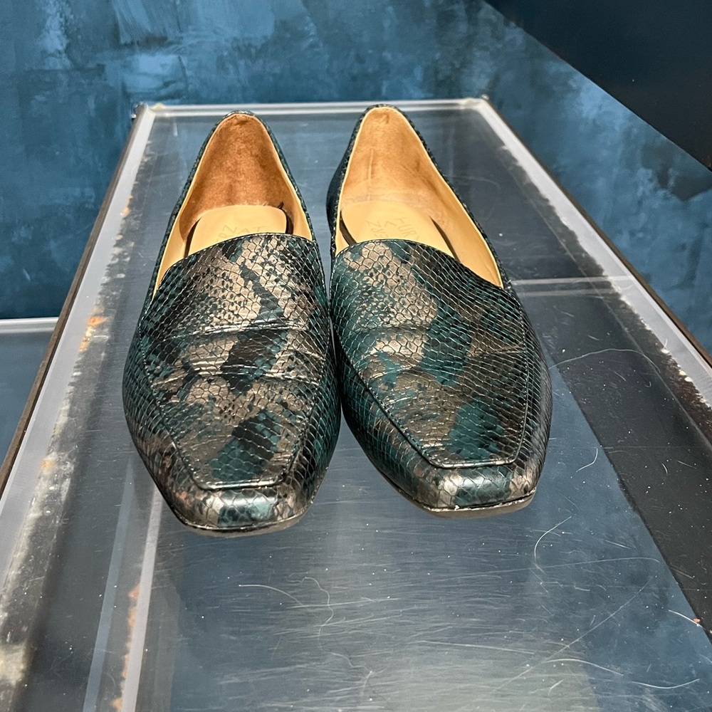 Naturalizer Womans Sz 8M Clea Multicolor Snake Leather Loafer. Worn twice.